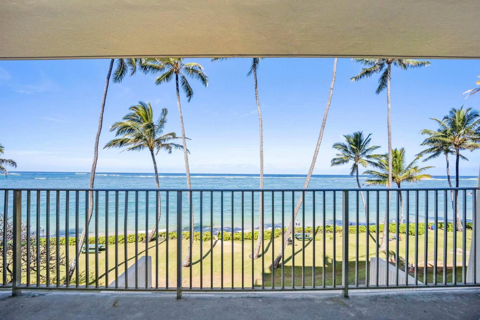 Beautiful Beachfront Condo Laie Exterior photo